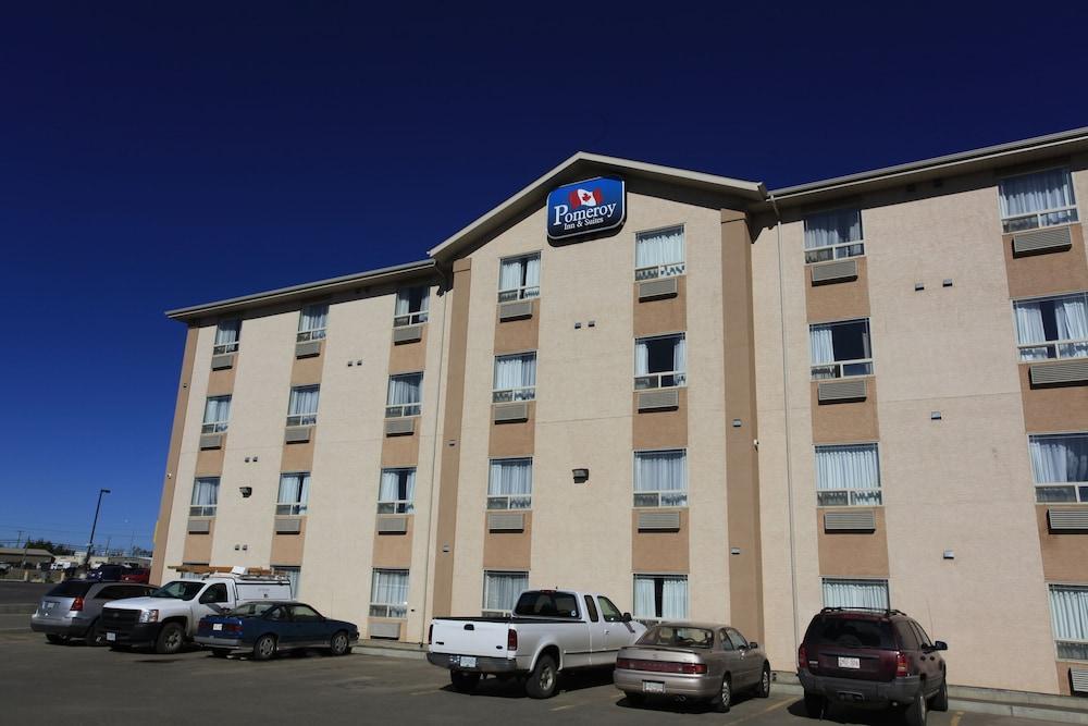 Pomeroy Inn & Suites Fort St. John Bagian luar foto