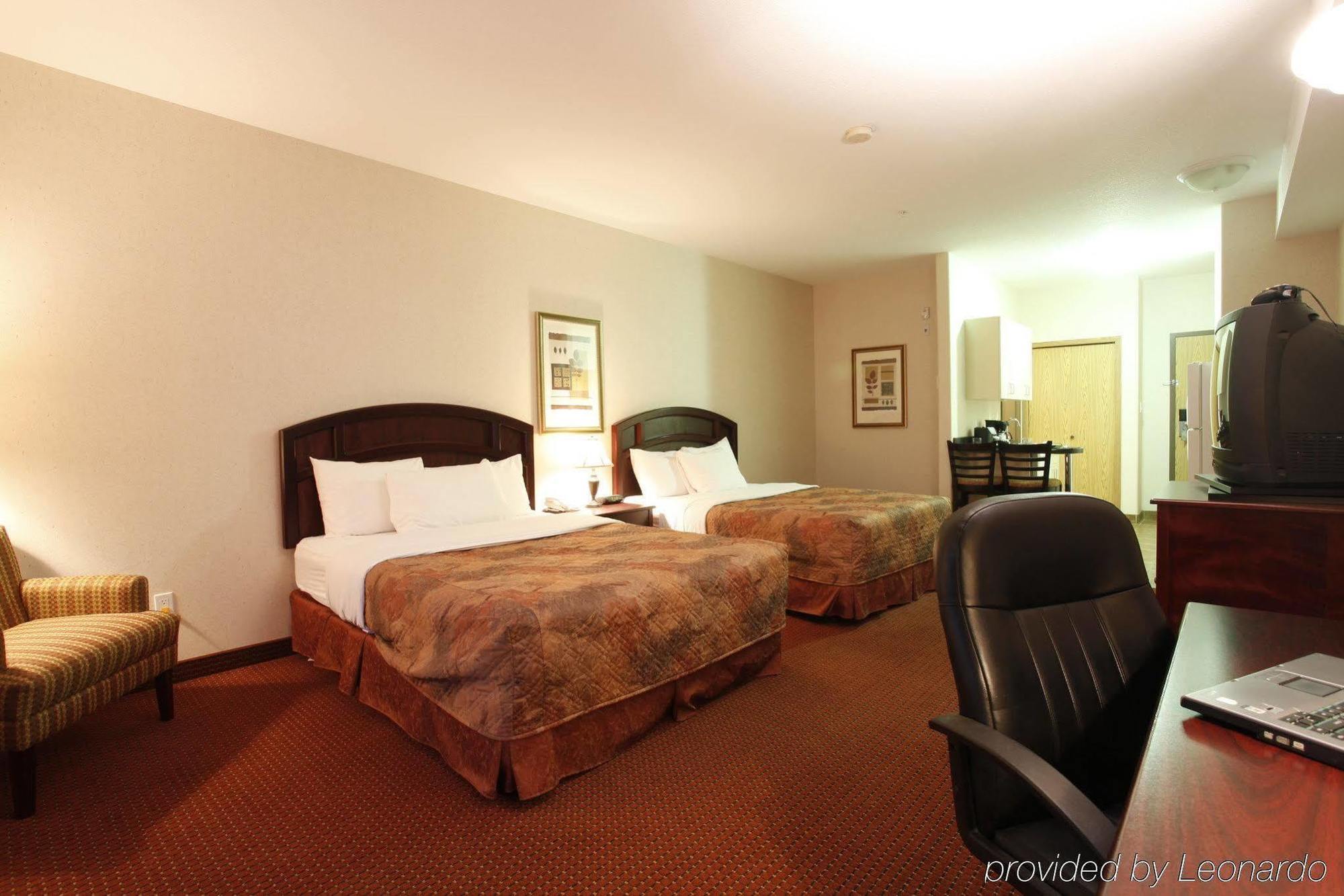 Pomeroy Inn & Suites Fort St. John Bagian luar foto